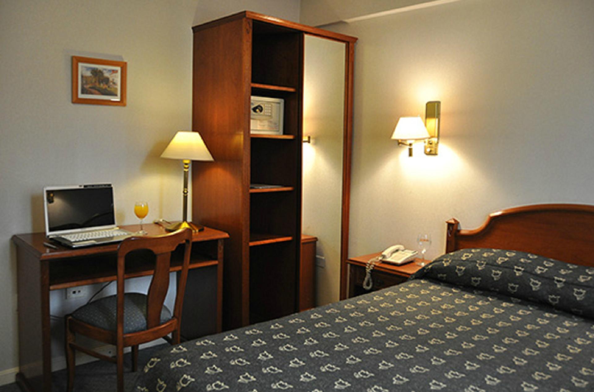 בואנוס איירס Atlas Tower Hotel מראה חיצוני תמונה